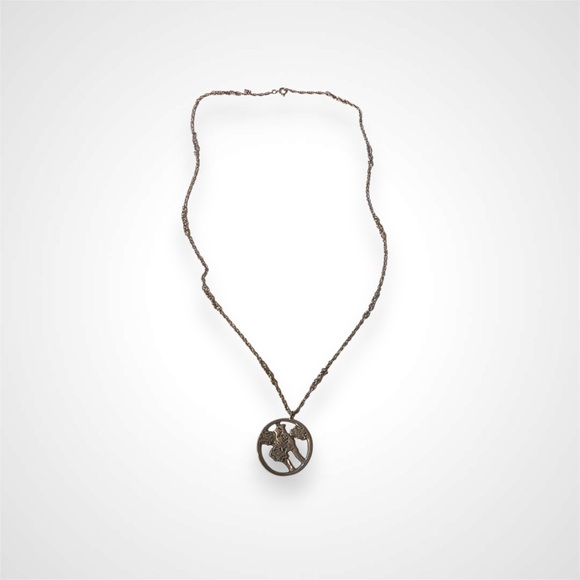 Art Deco Cardinal Bird Cottagecore
Pendant Necklace Silvertone Metal - Picture 3 of 4